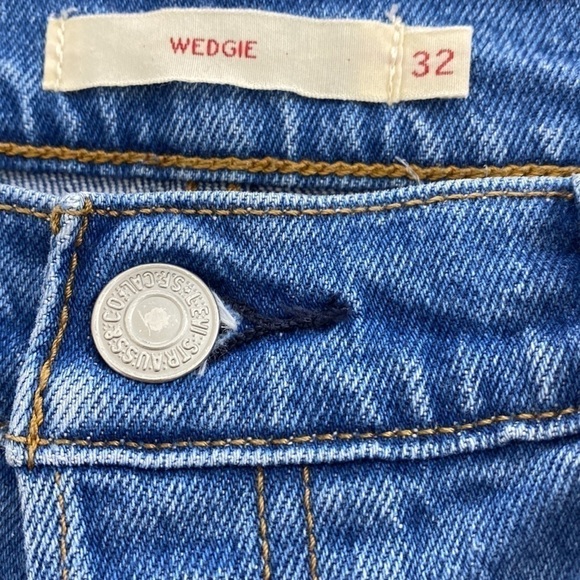 LEVI’S Wedgie Jeans Size 32 Distressed Tapered Straight Leg Big E - Picture 9 of 11